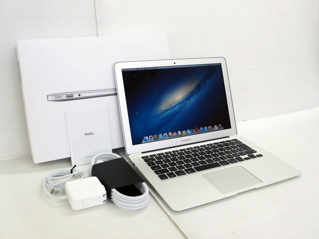 美品 Macbook Air 13インチ i7/2021年Office付き。